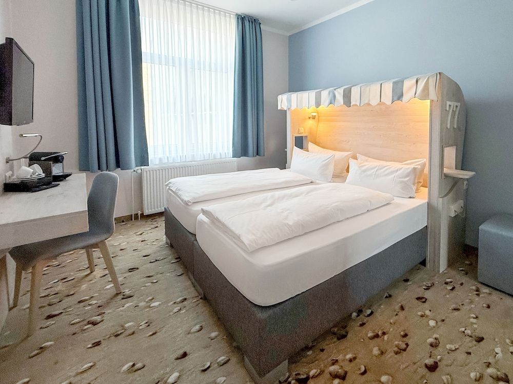 DORMERO Hotel Wilhelmshaven Studio Suite 2
