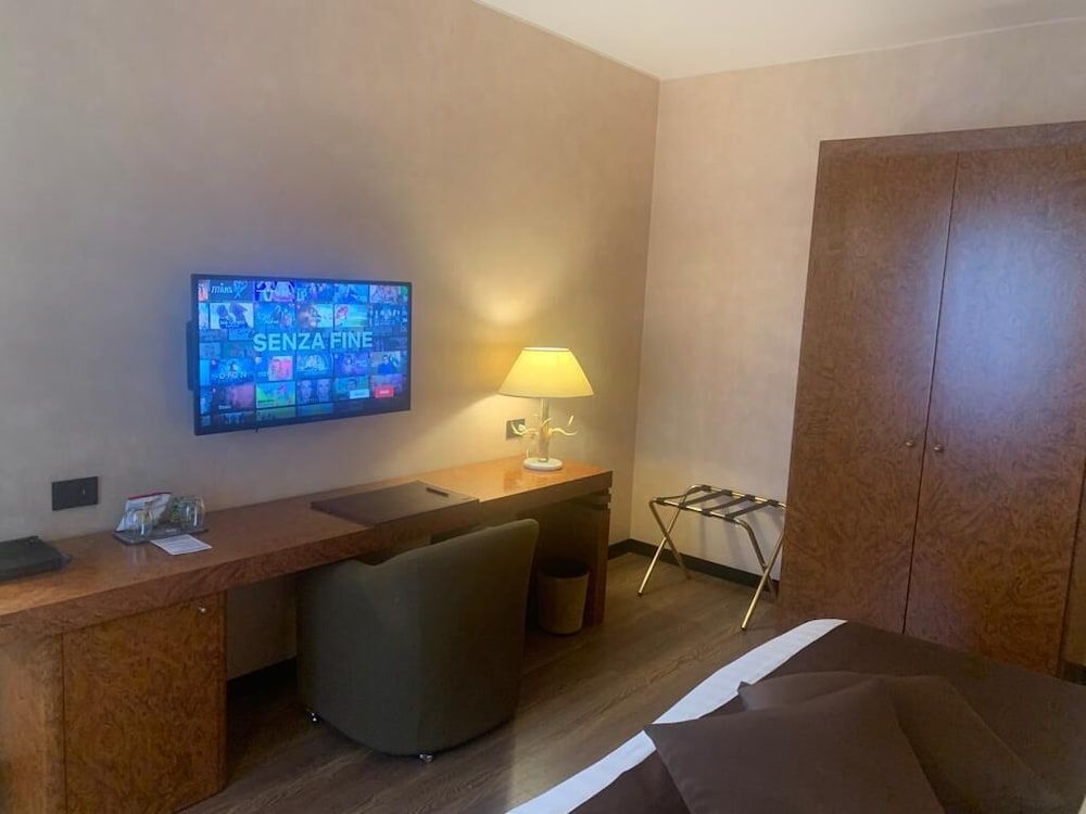 Hotel De La Ville Avellino Standard Single Room 4