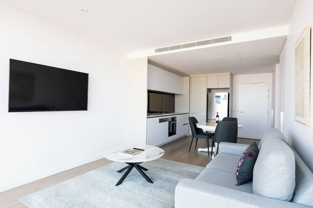 Melbourne Private Apartments - Collins Wharf Waterfront, Docklands One-Bedroom Apartment + Study with Yarra Views 7