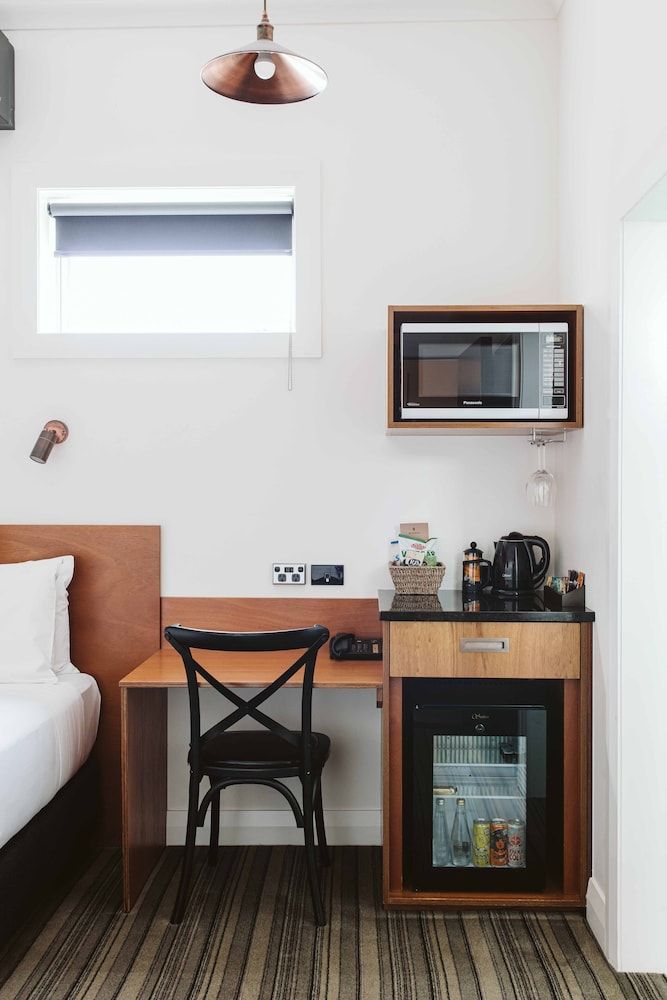 The State Hotel Studio, 1 Queen Bed, Ensuite (Queen Deluxe Room) 7