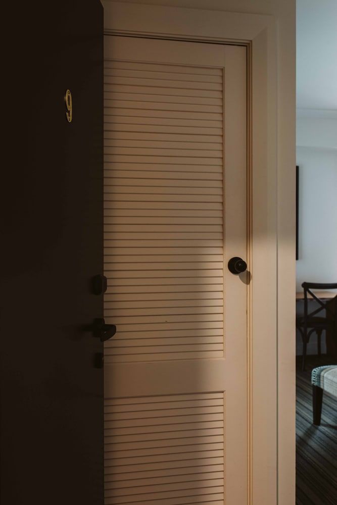 The State Hotel Studio, 1 King Bed, Ensuite (Super King Deluxe Room) 7