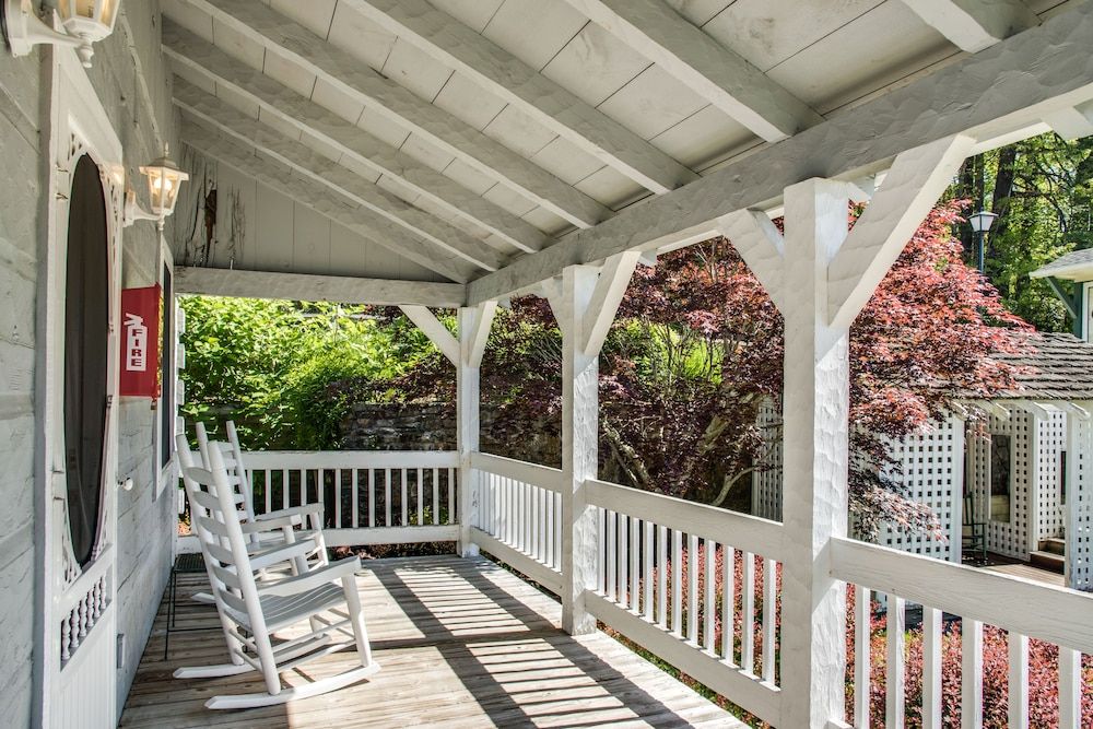 Boxwood Lodge Cabin 2