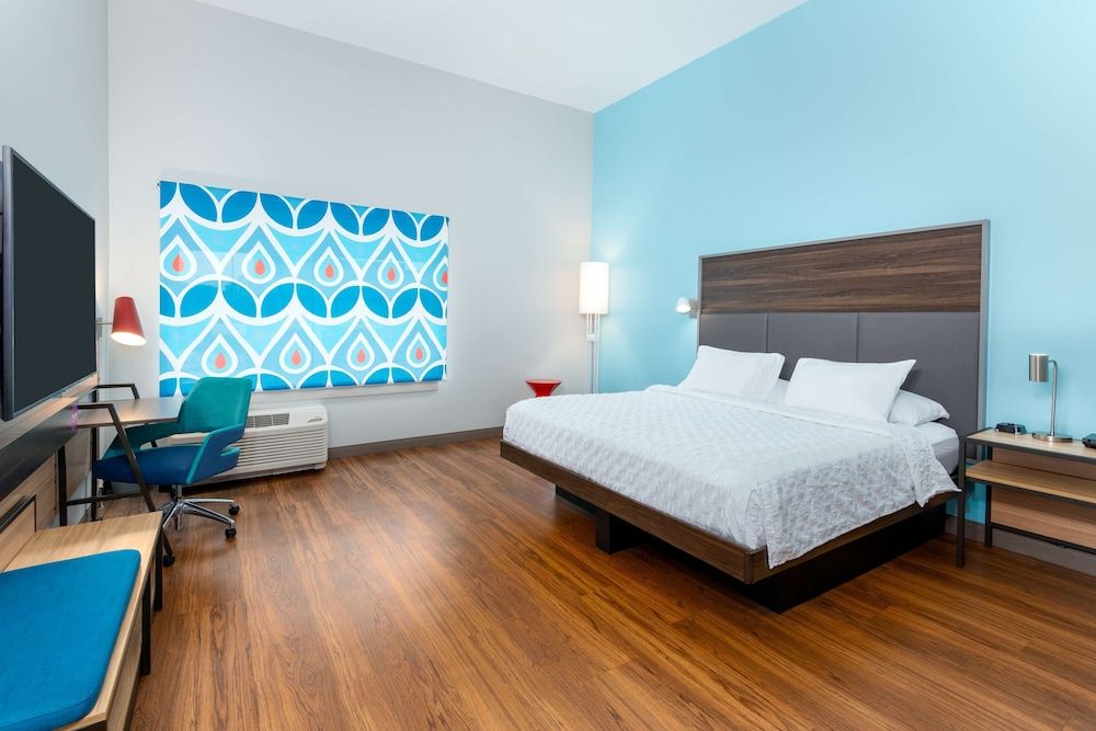 Room, 1 King Bed, Accessible, Bathtub