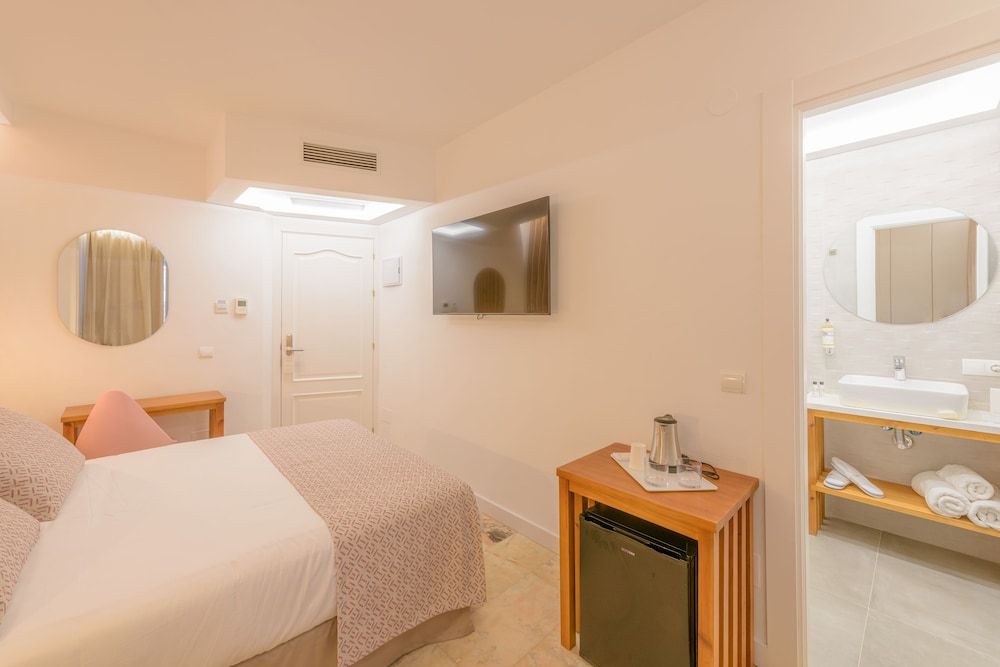 Sibarys Hotel Boutique Deluxe Double Room, 1 Double Bed, Bathtub, City View