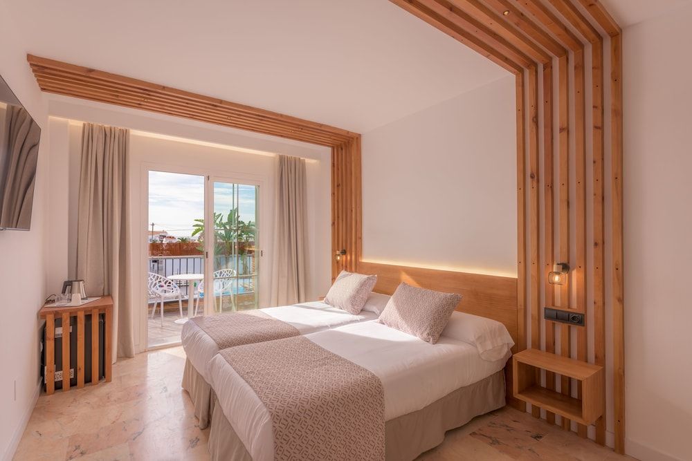 Sibarys Hotel Boutique Deluxe Double Room, Terrace, Pool View 2