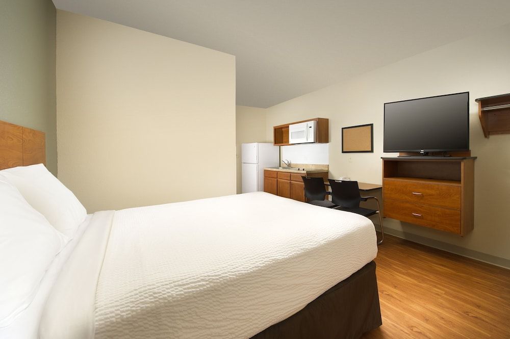 Standard Room, 1 Double Bed, Accessible, Non Smoking (Roll-in Shower)
