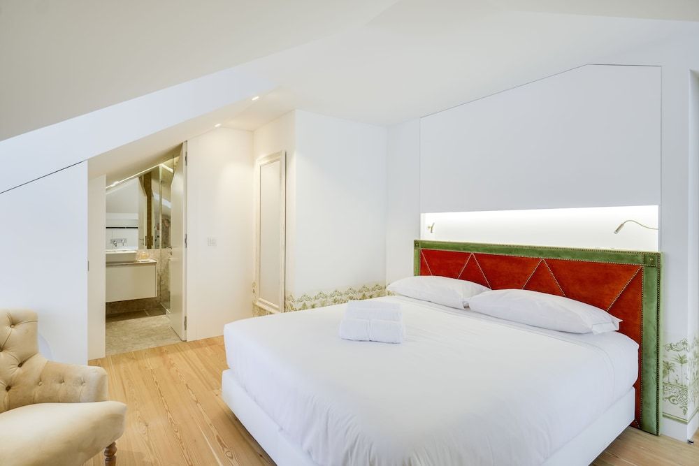 undefined Residentas Aurea 8