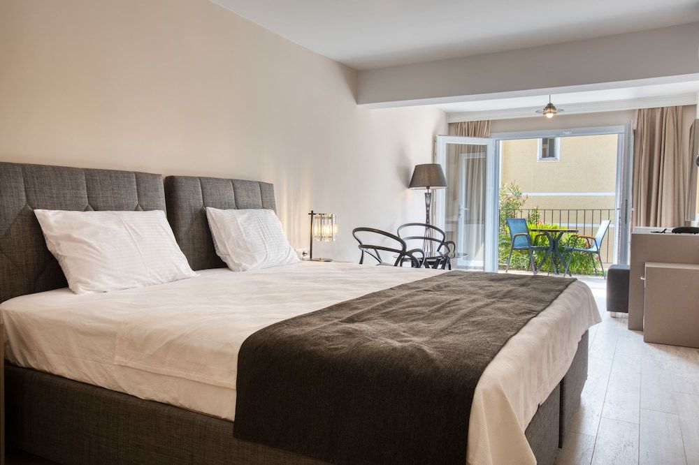 undefined Farrys Boutique Hotel & Beach Club 3
