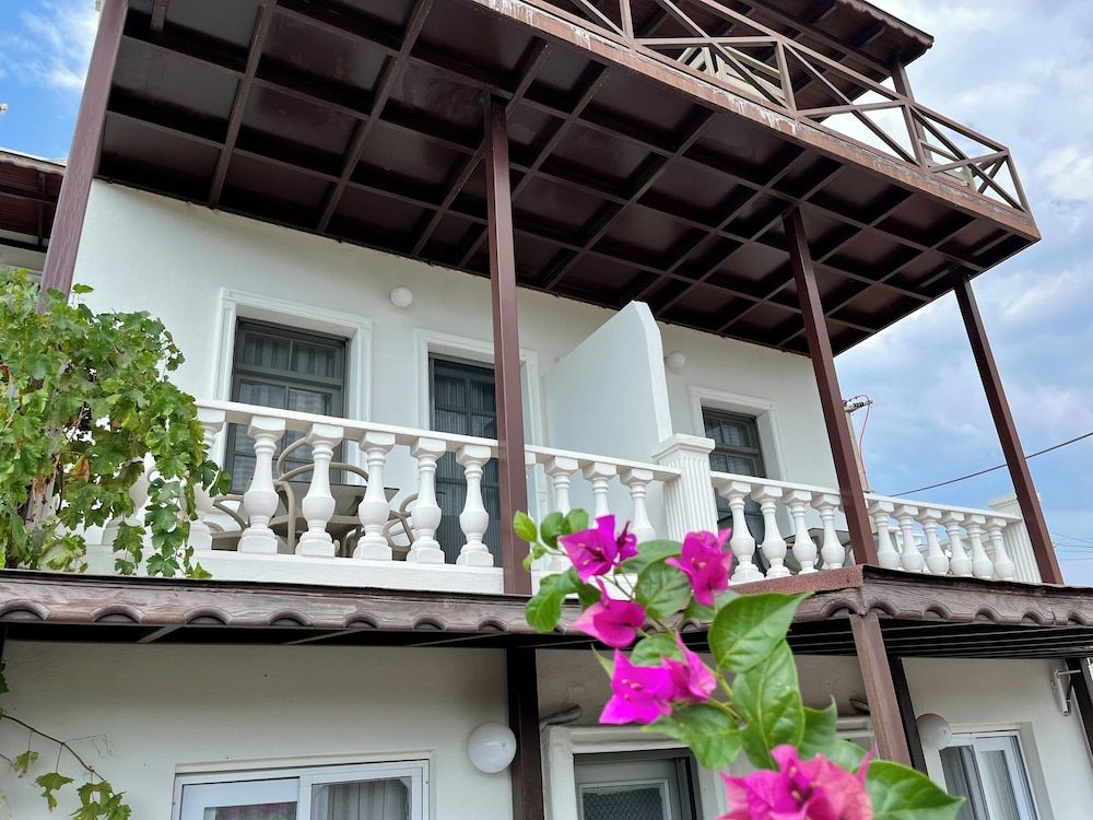 undefined Farrys Boutique Hotel & Beach Club 8