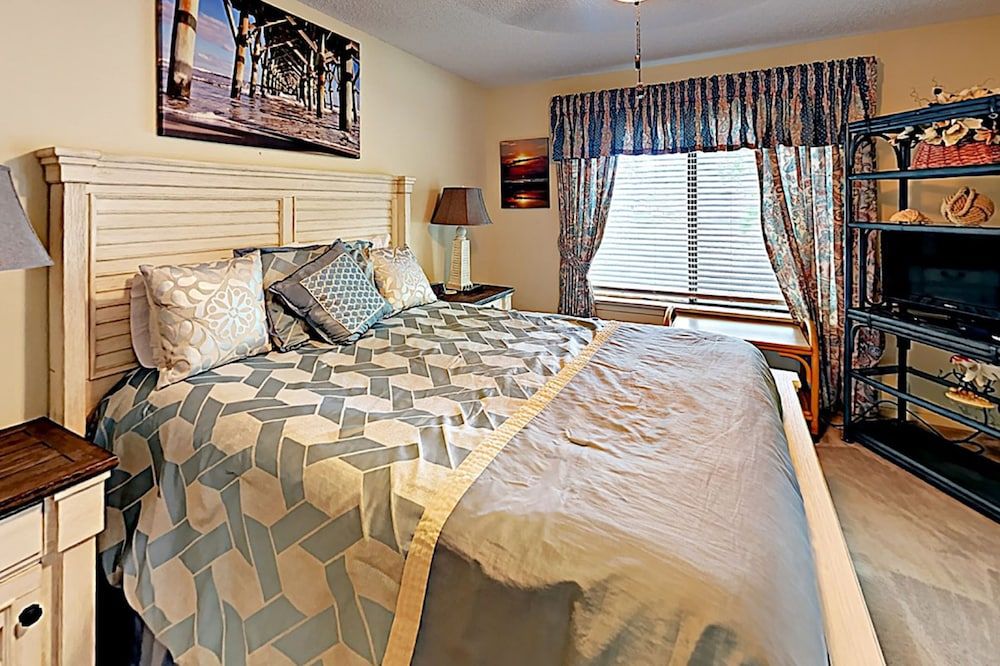 3 Bedroom Walk to Beach Condo