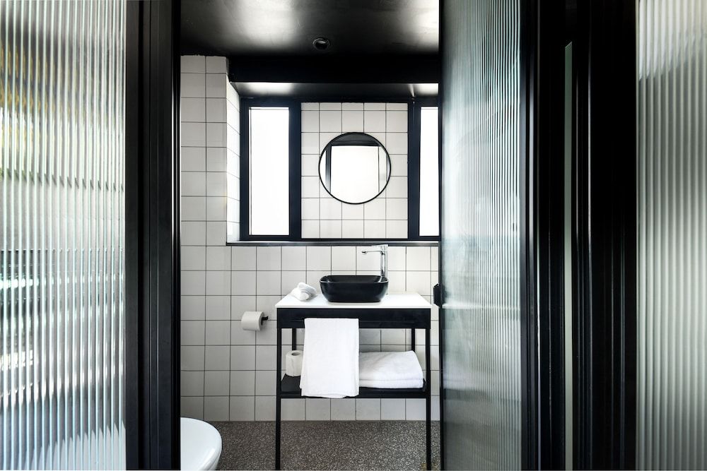 Pixel Dizengoff Square - Smart Hotel by Loginn Tel Aviv Studio with Balcony 9