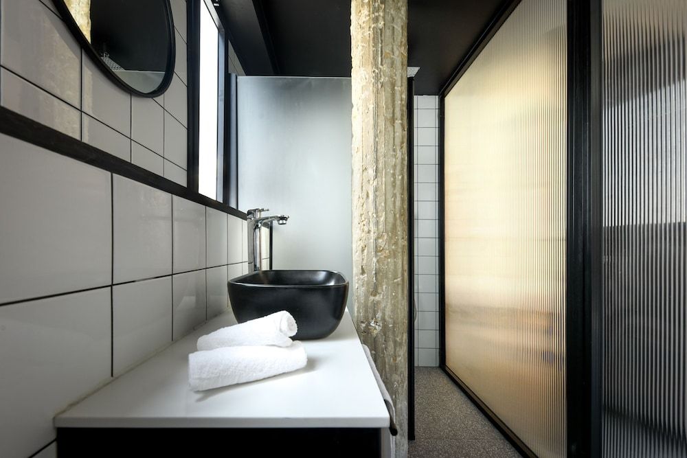 Pixel Dizengoff Square - Smart Hotel by Loginn Tel Aviv Studio with Balcony 10