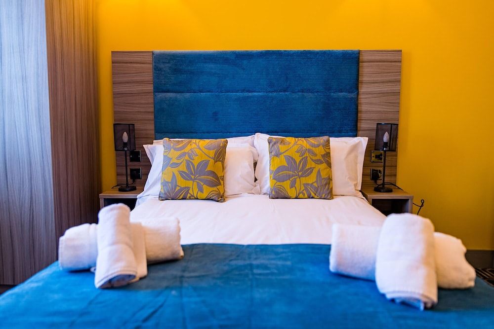 Stonecross Manor Hotel