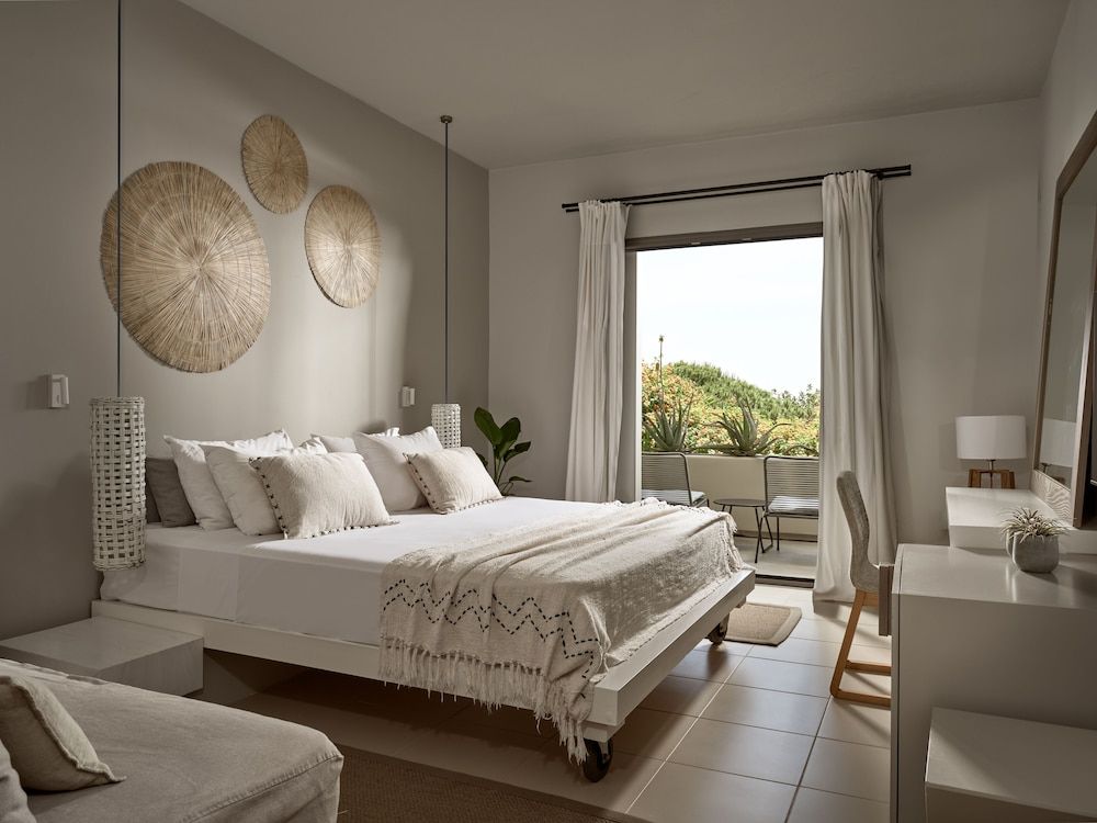 Senior Suite, Garden View