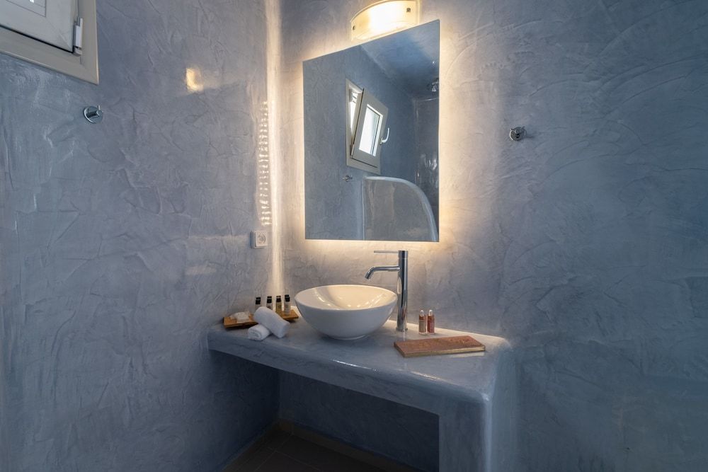 Santoterra Antigua Suites Double Room (shared outdoor Hot Tub and veranda) 12