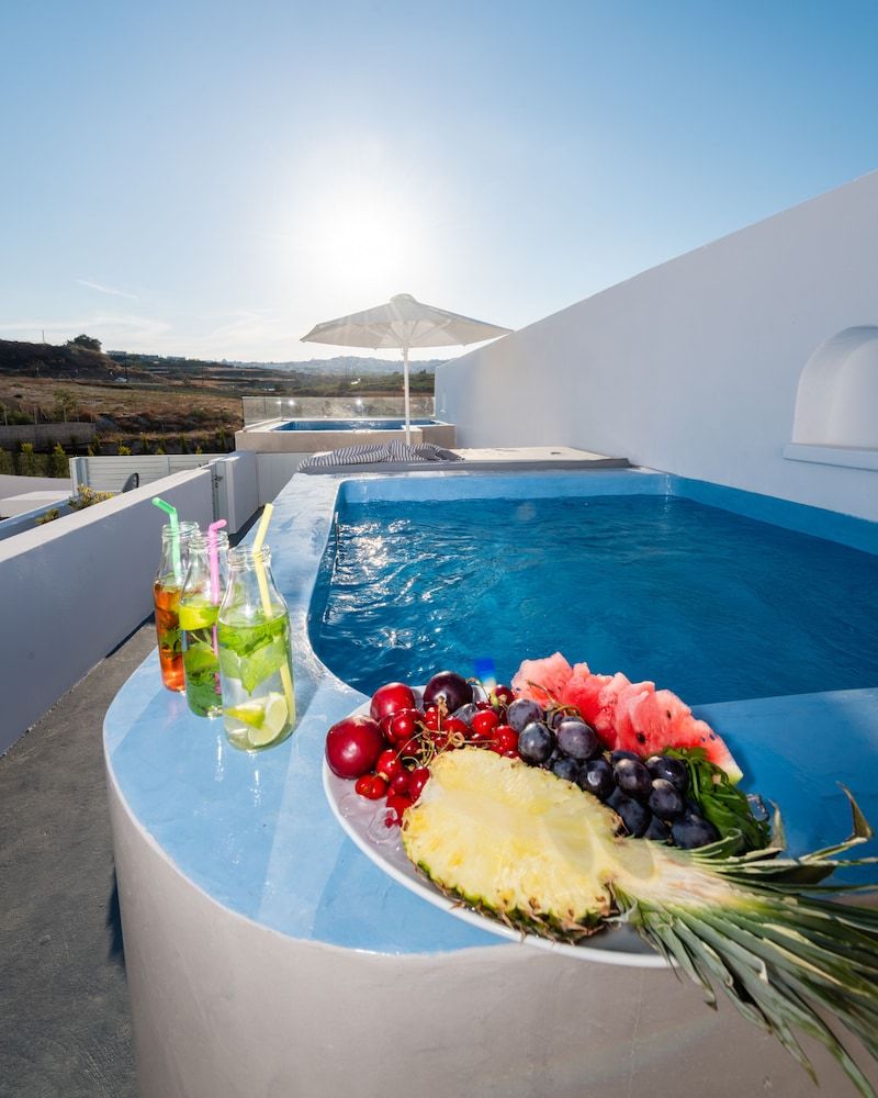 Santoterra Antigua Suites Double Room (shared outdoor Hot Tub and veranda) 9