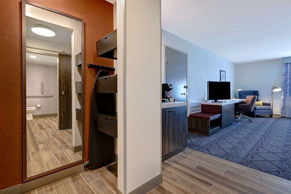 Deluxe Room, 1 King Bed with Sofa bed, Accessible (Hearing)