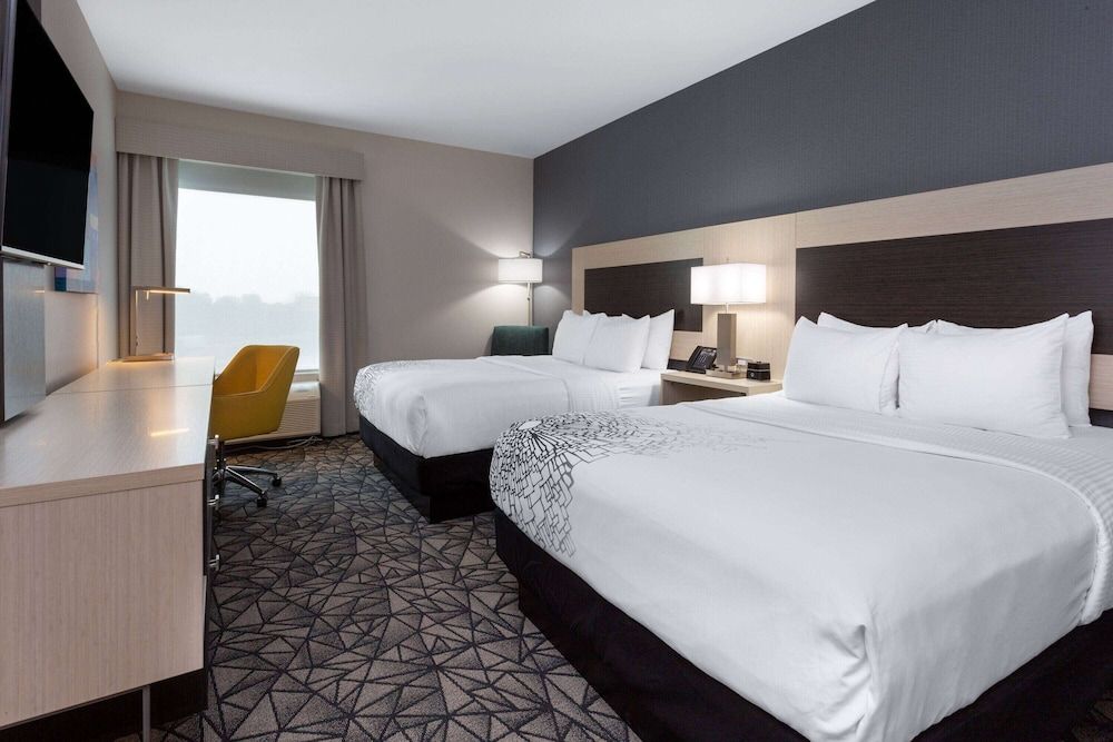 Room, 2 Queen Beds, Non Smoking