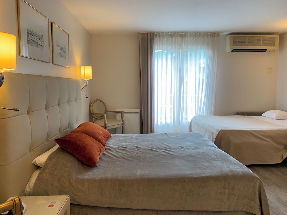 Les Criquets Hôtel & Spa Family Quadruple Room 3