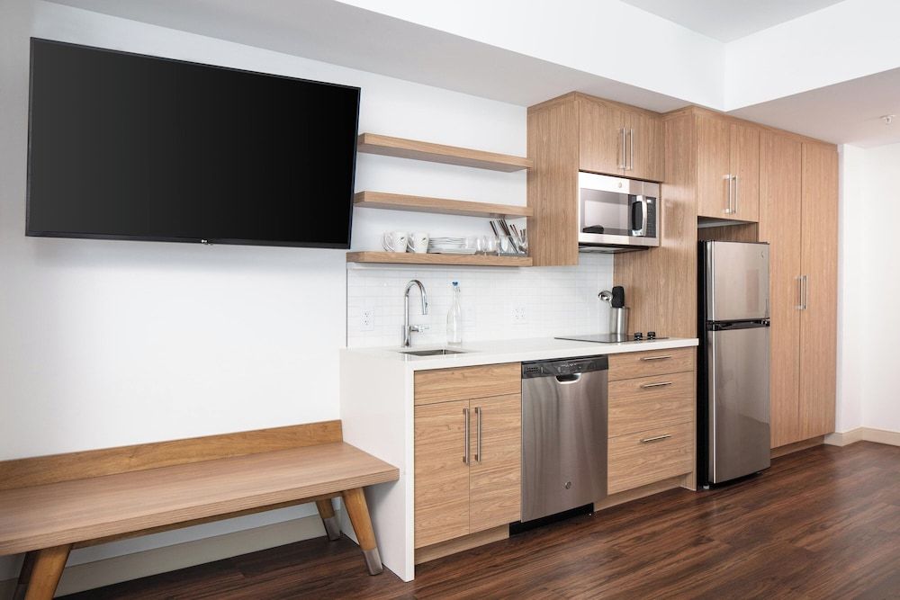 Studio, Multiple Beds, Non Smoking (Mobility Accessible, Roll-in Shower)
