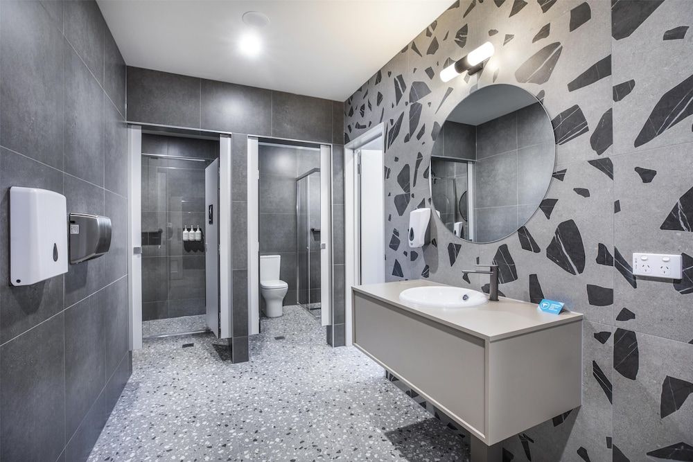 Royal Hotel by Nightcap Social Studio Double with Shared Bathroom 8