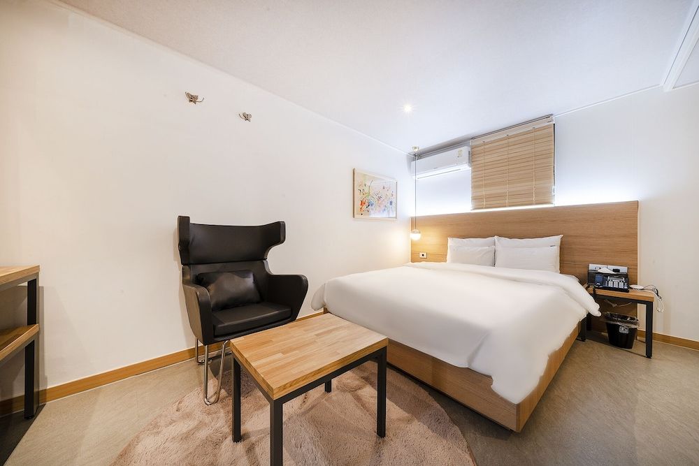 Songtan Number 25 Hotel Standard Room 6