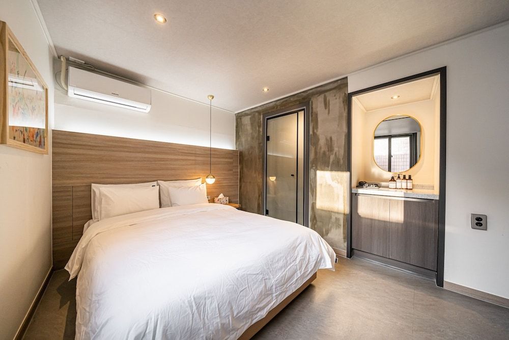 Songtan Number 25 Hotel Standard Room 4