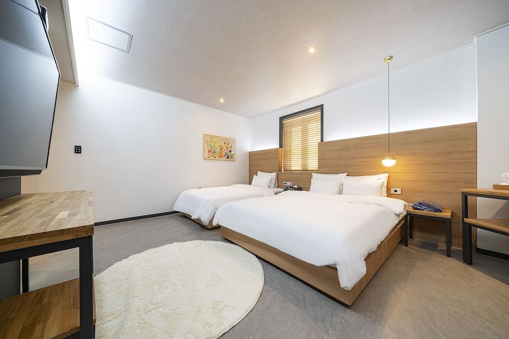 Songtan Number 25 Hotel Suite 2