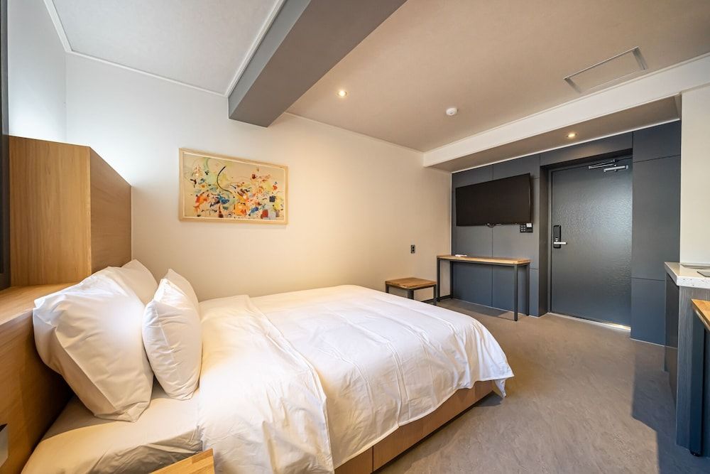 Songtan Number 25 Hotel Standard Room 5