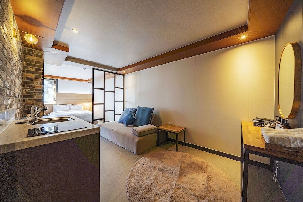 Songtan Number 25 Hotel Suite 4