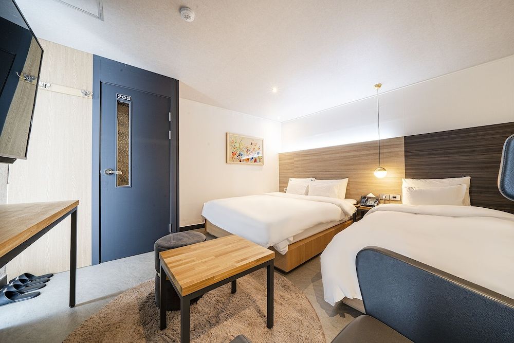 Songtan Number 25 Hotel Deluxe Twin Room