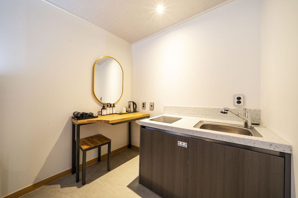 Songtan Number 25 Hotel Standard Room 10