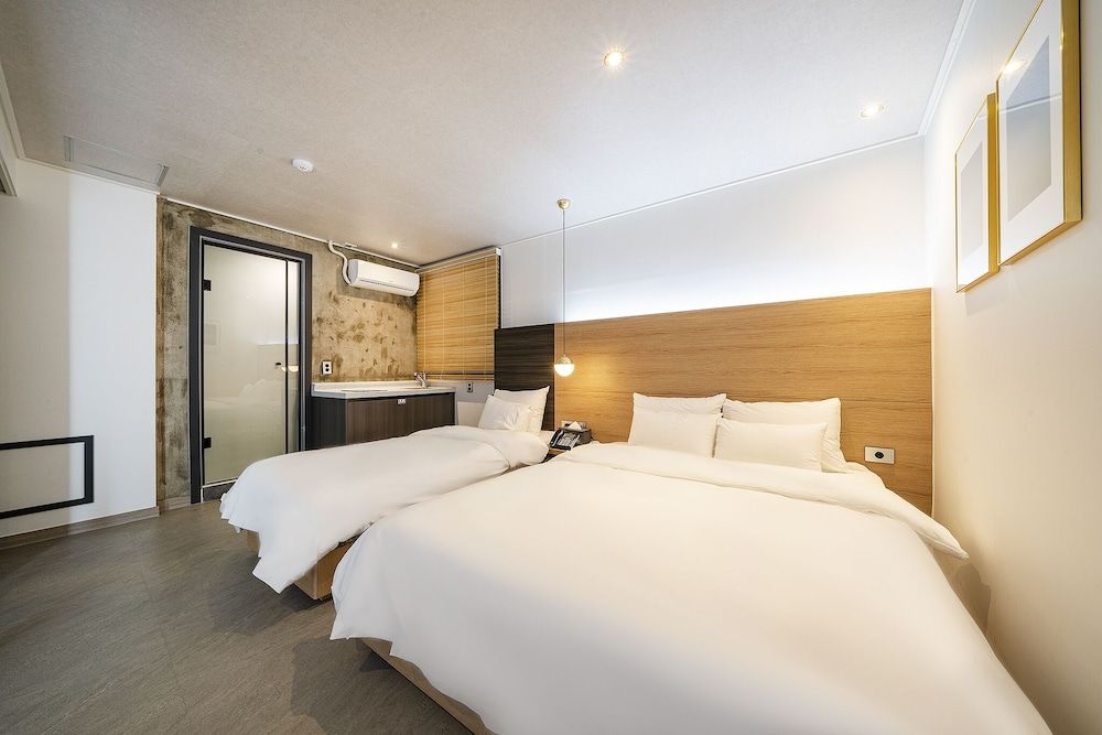 Songtan Number 25 Hotel Deluxe Twin Room 5