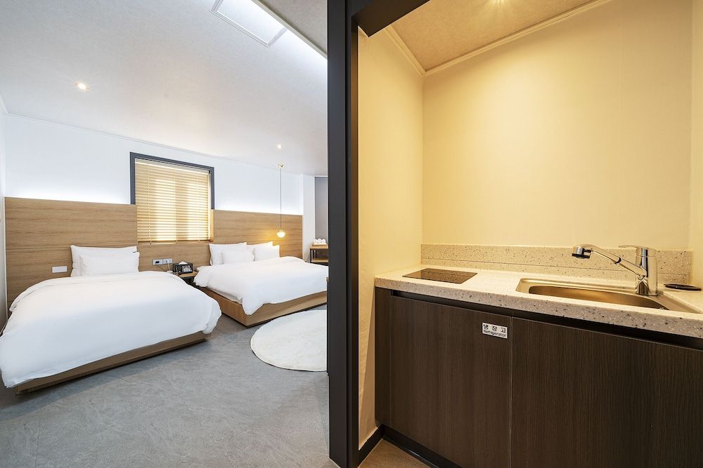 Songtan Number 25 Hotel Suite 3