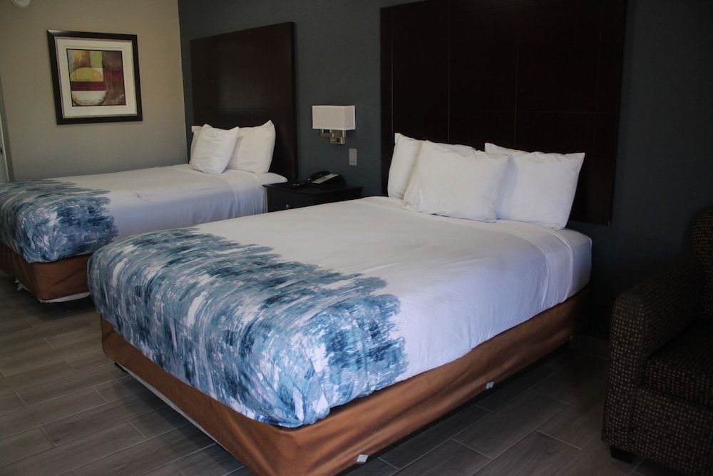 Cotulla Executive Inn Executive Double Room, 2 Queen Beds 3