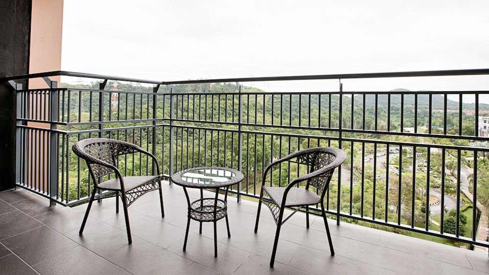 MTREE Hotel Nilai Presidential Suite, 1 Queen Bed, Non Smoking 3