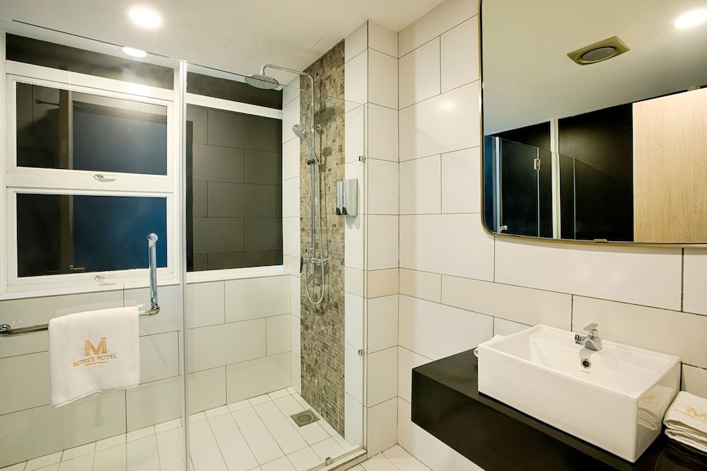 MTREE Hotel Nilai Presidential Suite, 1 Queen Bed, Non Smoking 4