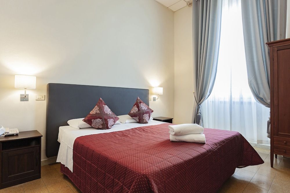 undefined Hotel St. James 5