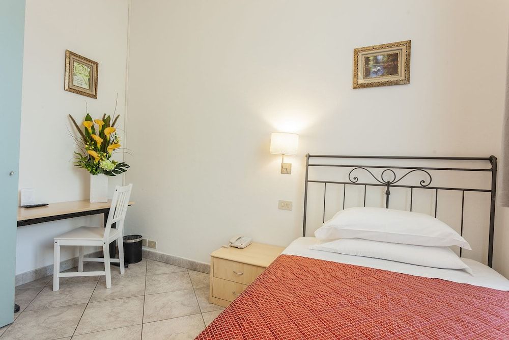 undefined Hotel St. James 8