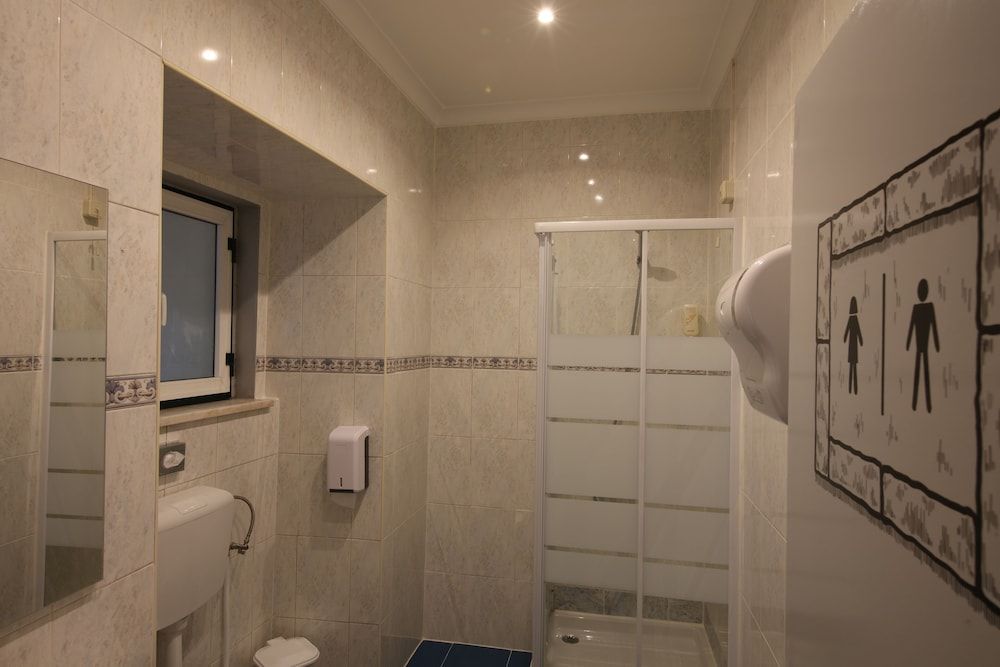 O Elétrico Guesthouse Double Room, Shared Bathroom 11