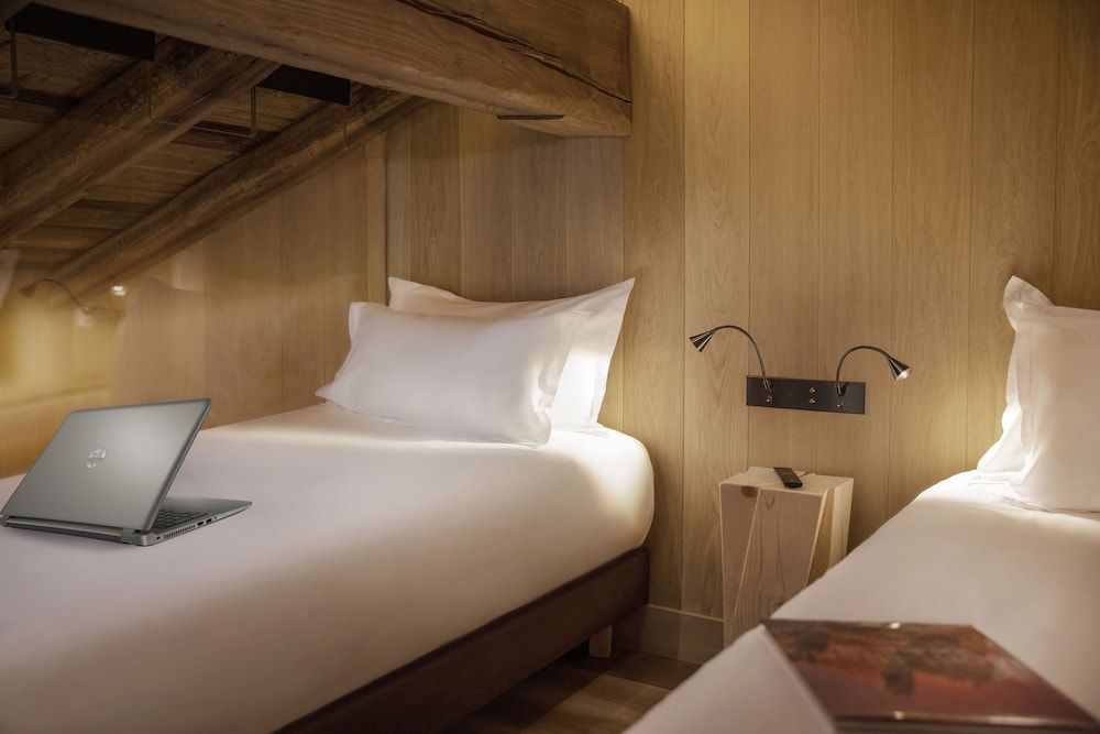 Room (Duplex bedroom 6 people)