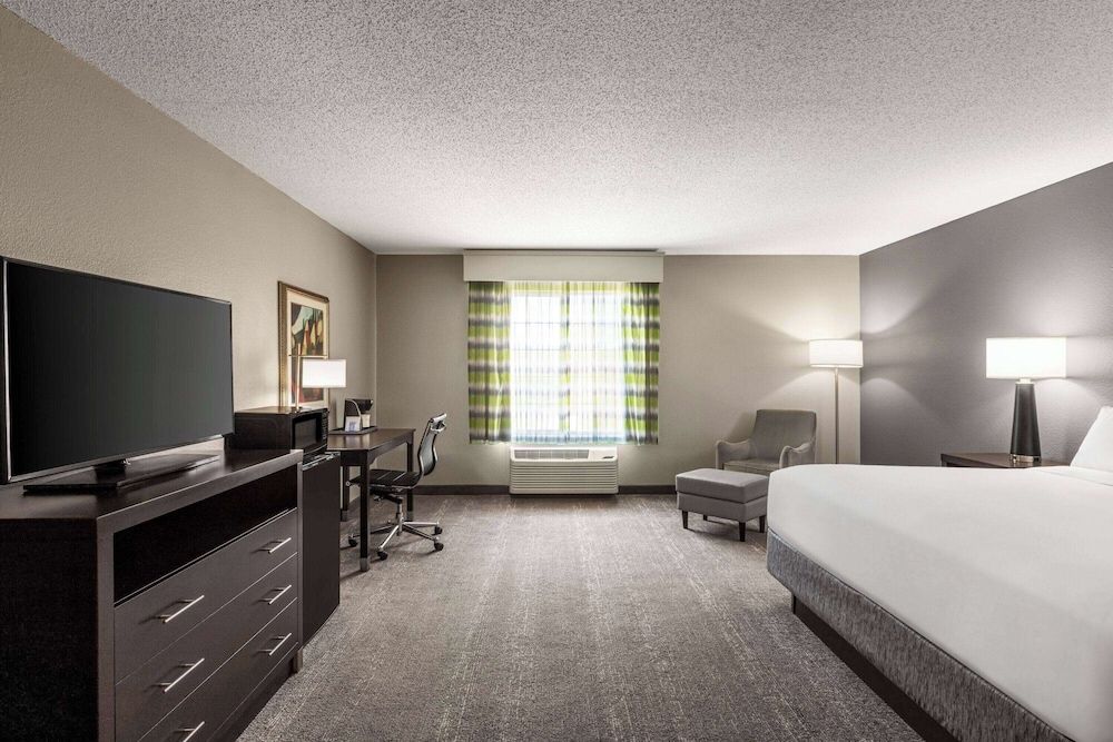 Deluxe Room, 1 King Bed, Non Smoking