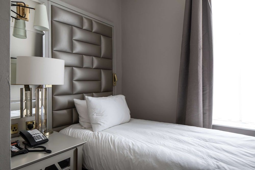 Room (Boutique Individual)