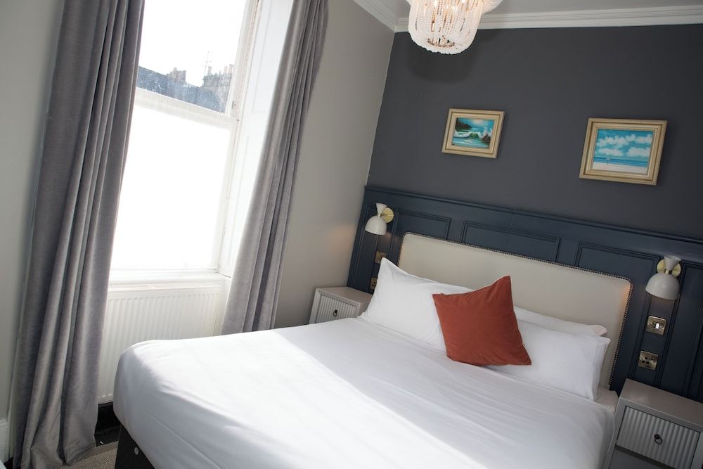 Henrietta House, a member of Radisson Individuals Traditional Room (Cosy) 2