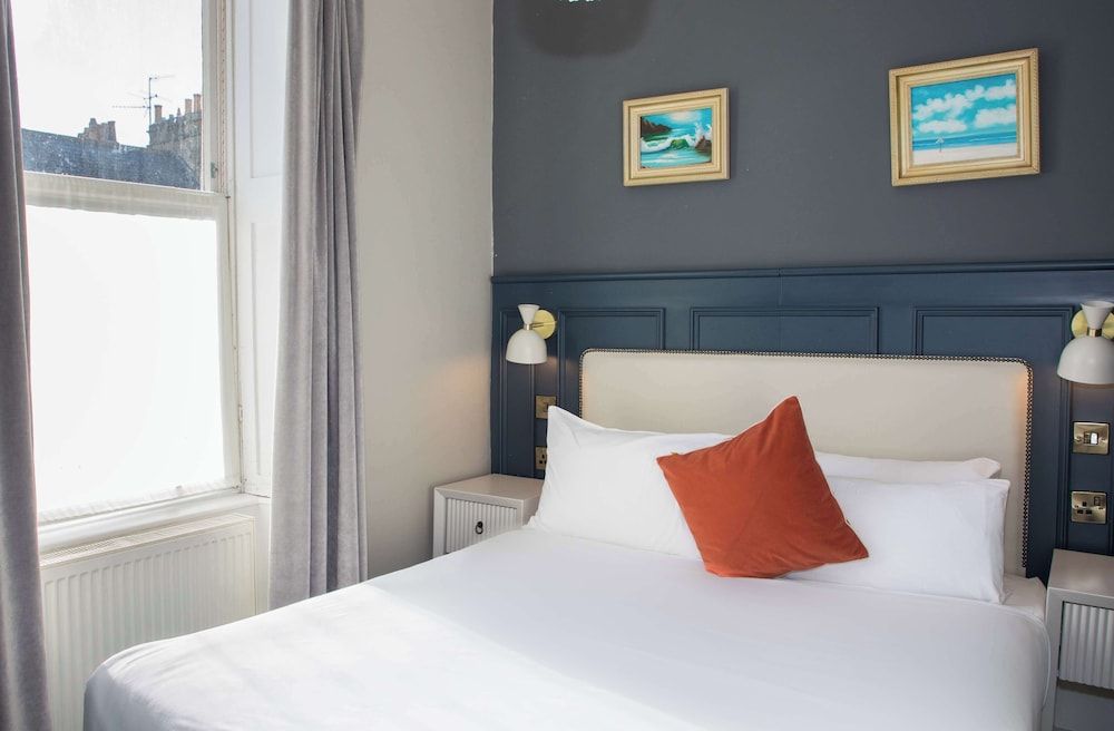 Henrietta House, a member of Radisson Individuals Traditional Room (Cosy) 3