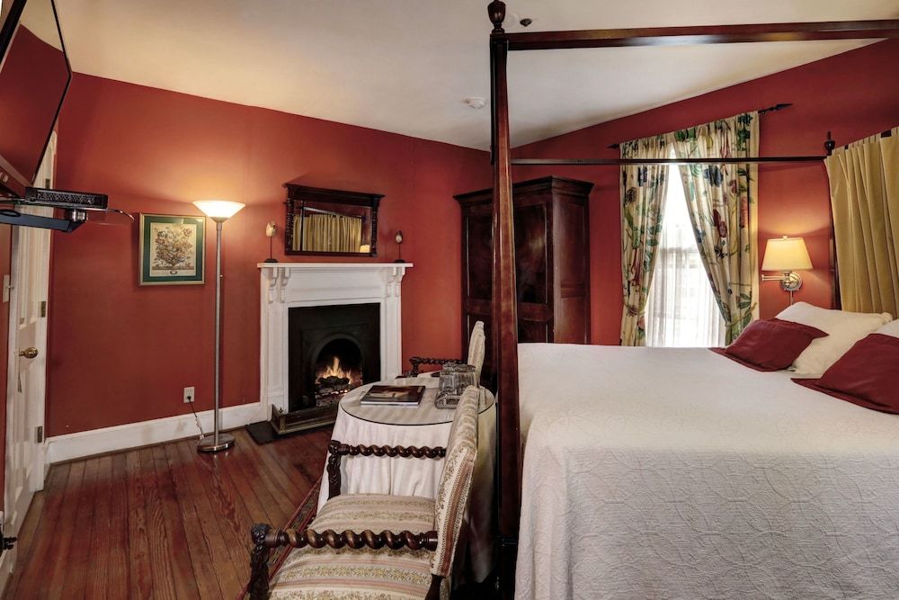 Room 8 (2nd Floor)