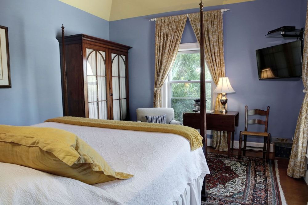 Room 7 (2nd Floor)