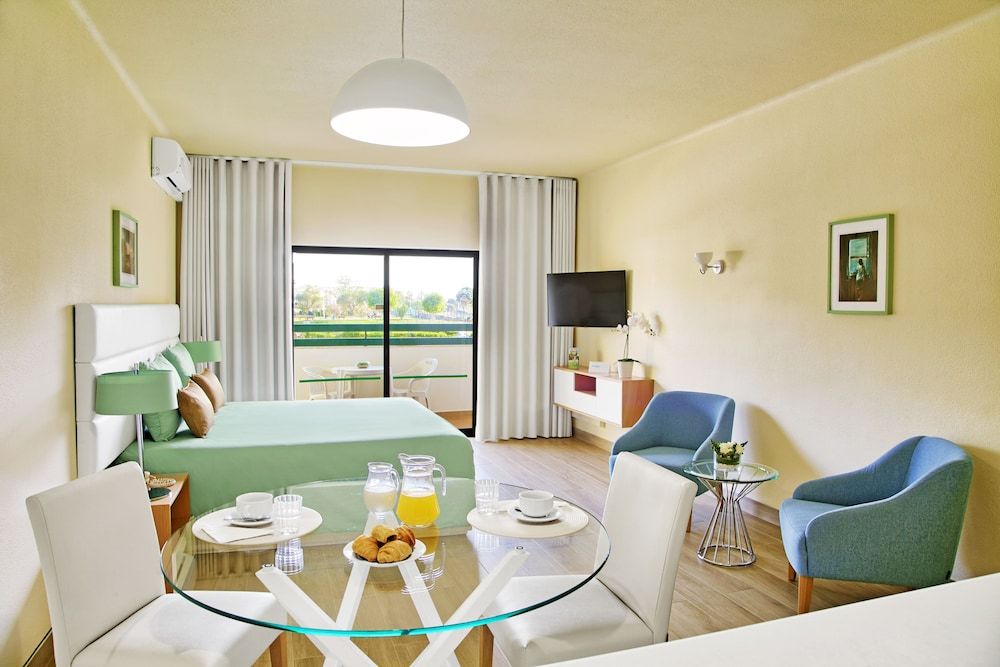 Ondamar Hotel Studio, Pool View 2