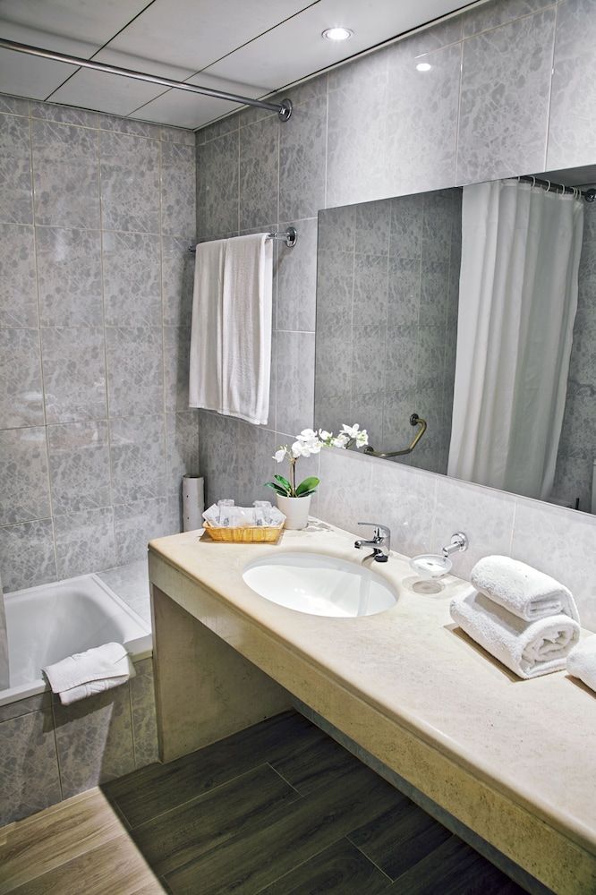 Ondamar Hotel Studio, Pool View 6