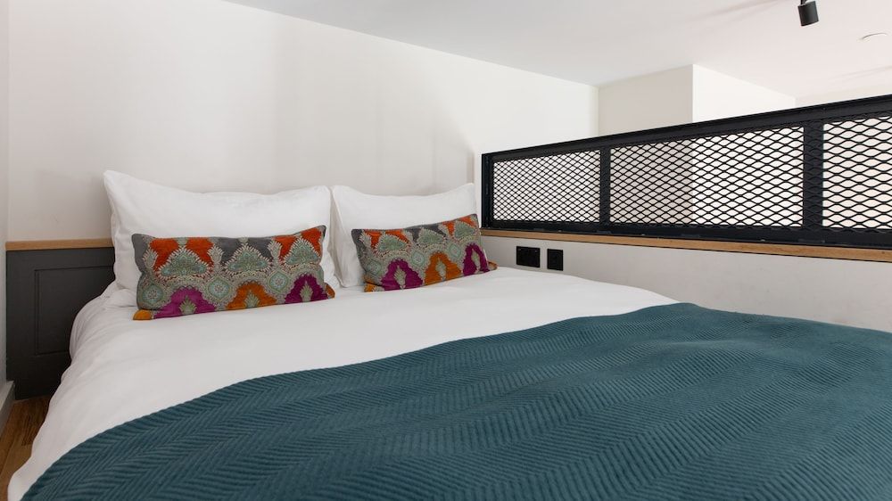 undefined Linton Collection - Blackfriars Lofts 5